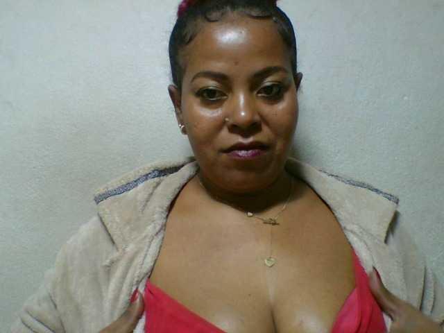 Barbie12 live cam on BongaCams