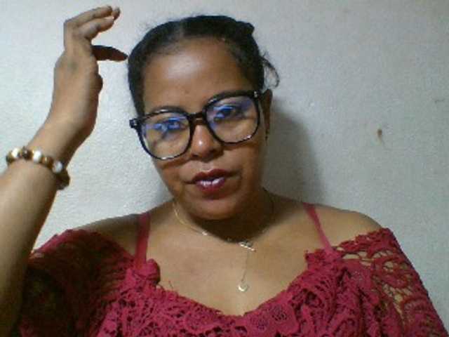Barbie12 live cam on BongaCams