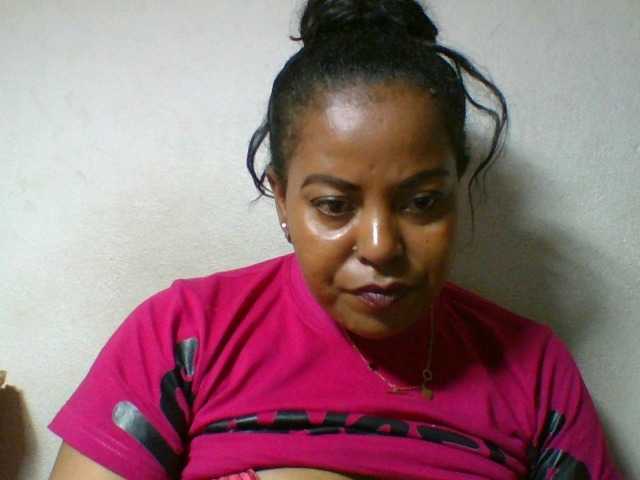 Barbie12 live cam on BongaCams