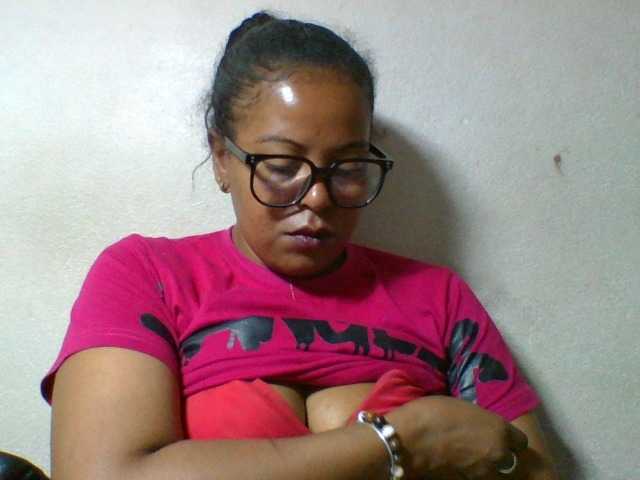 Barbie12 live cam on BongaCams
