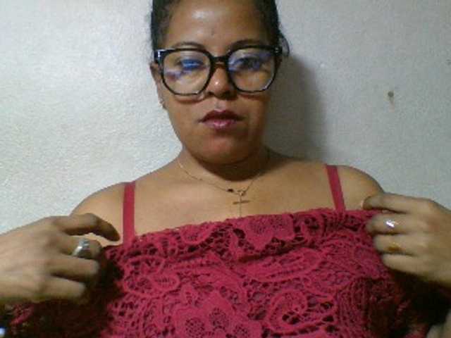 Barbie12 live cam on BongaCams