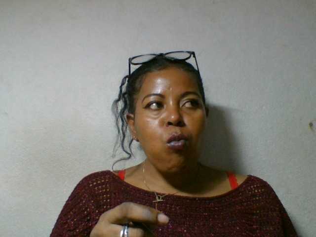 Barbie12 live cam on BongaCams