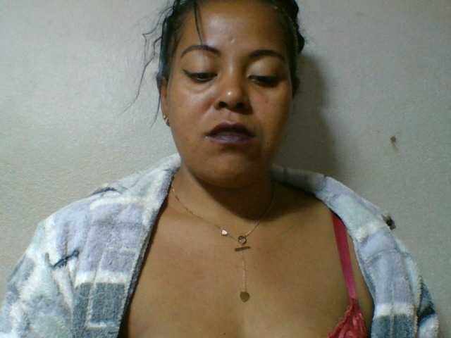 Barbie12 live cam on BongaCams