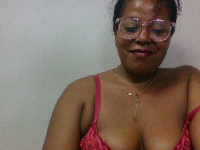 Camgirl Barbie12 sur Bongacams