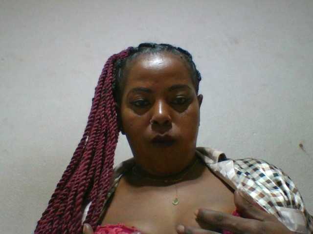 Barbie12 live cam on BongaCams