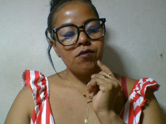 Barbie12 live cam on BongaCams