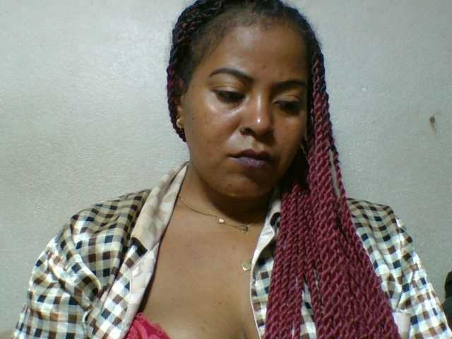 Barbie12 live cam on BongaCams