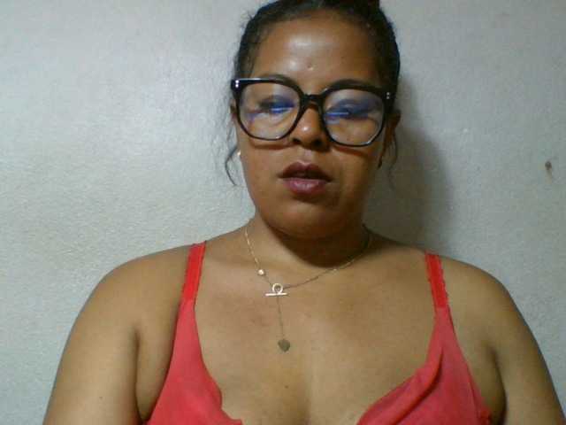 Barbie12 live cam on BongaCams