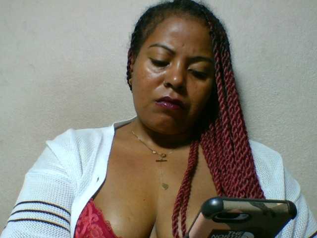 Barbie12 live cam on BongaCams