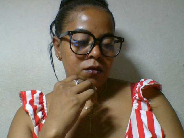 Barbie12 live cam on BongaCams