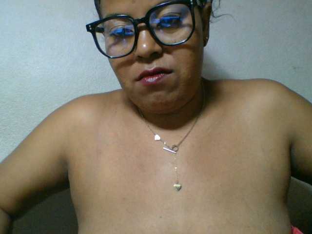 Barbie12 live cam on BongaCams