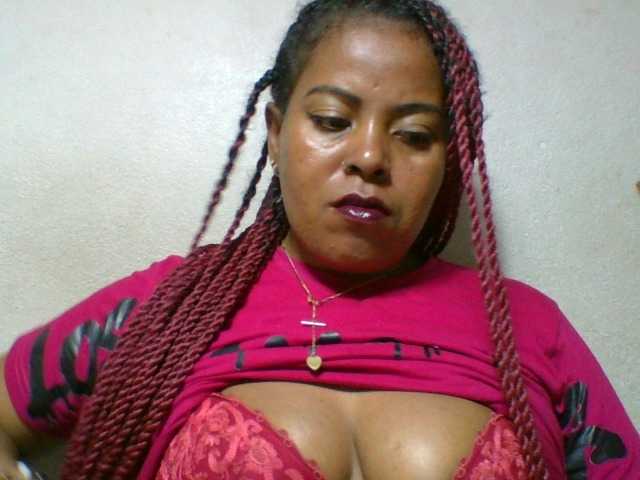 Barbie12 live cam on BongaCams