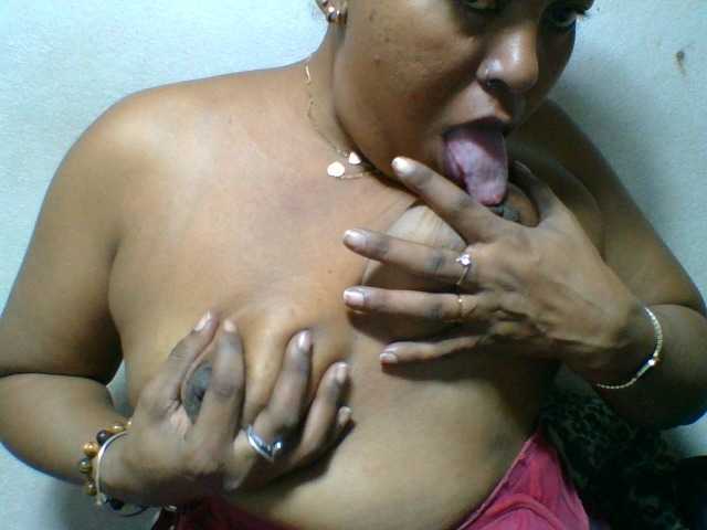Barbie12 live cam on BongaCams