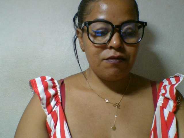 Barbie12 live cam on BongaCams