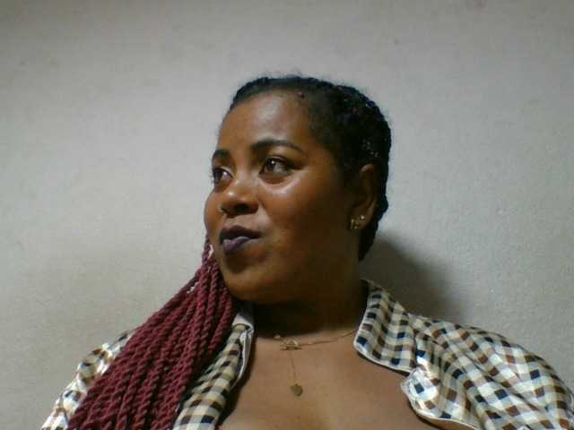 Barbie12 live cam on BongaCams