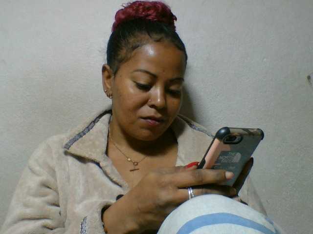 Barbie12 live cam on BongaCams