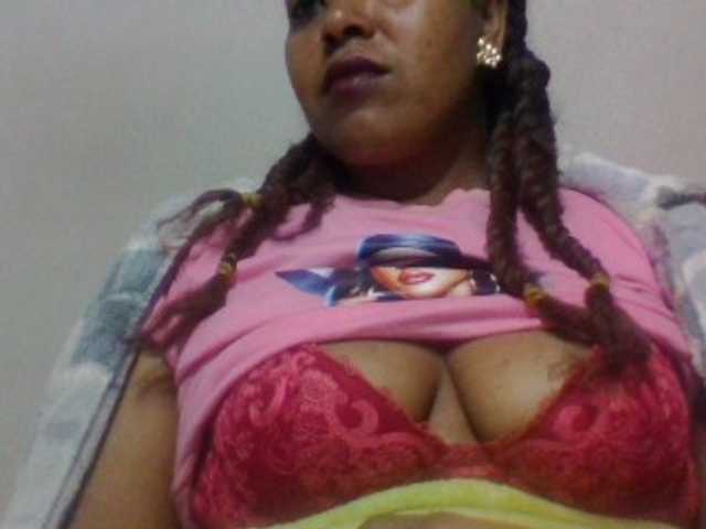 Barbie12 live cam on BongaCams