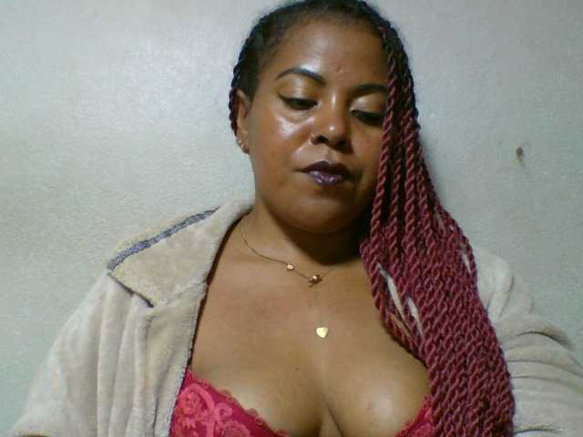 Barbie12 live cam on BongaCams
