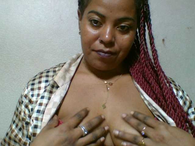 Barbie12 live cam on BongaCams