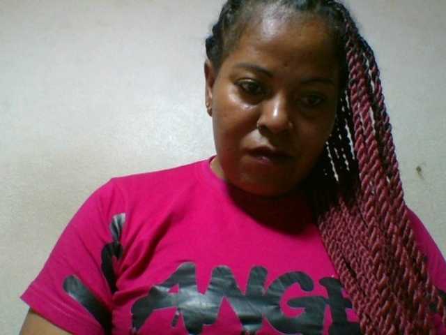 Barbie12 live cam on BongaCams