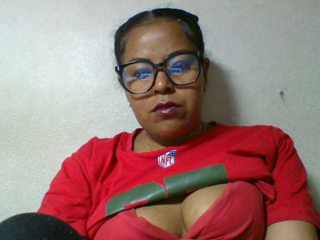 Barbie12 live cam on BongaCams