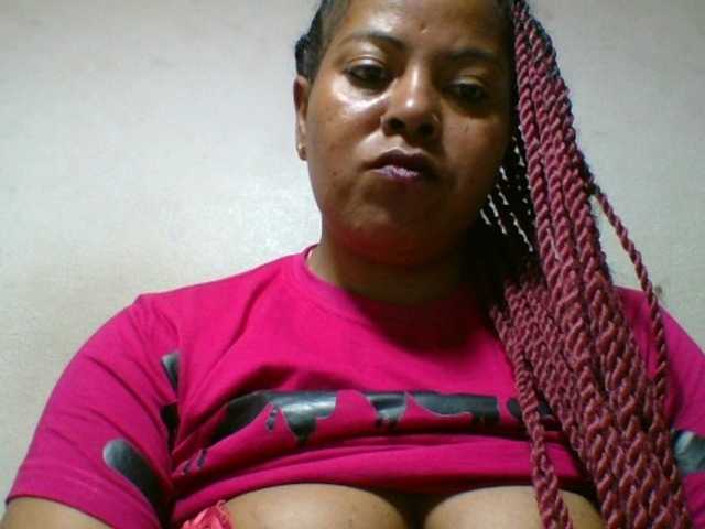 Barbie12 live cam on BongaCams