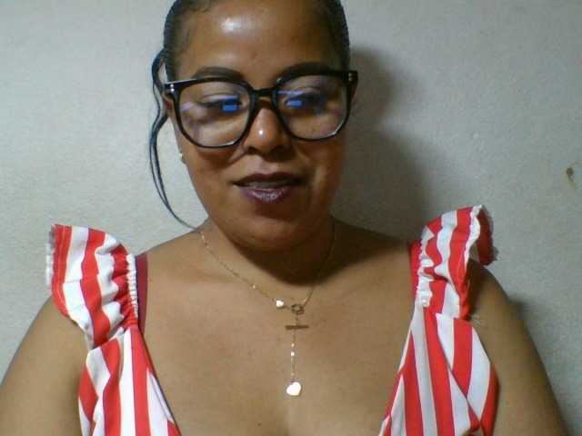 Barbie12 live cam on BongaCams