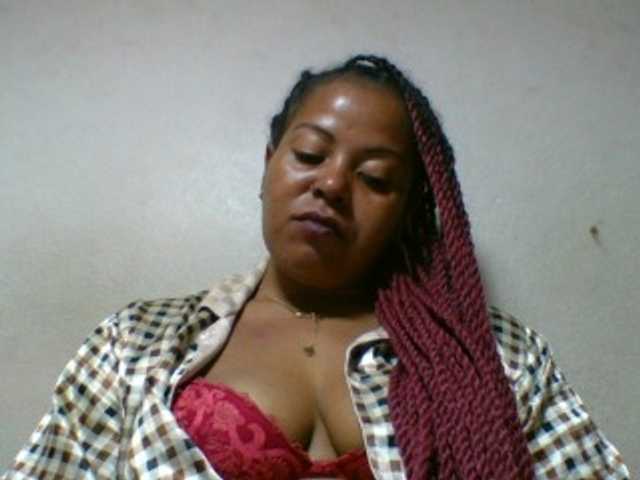 Barbie12 live cam on BongaCams