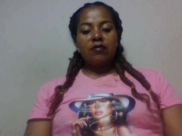 Barbie12 live cam on BongaCams
