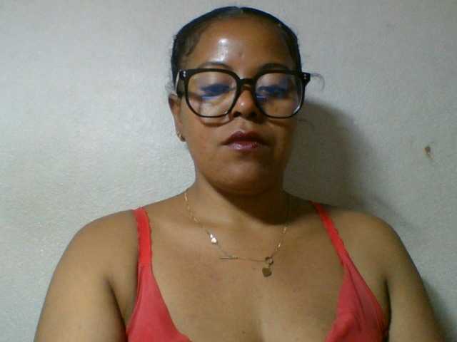 Barbie12 live cam on BongaCams