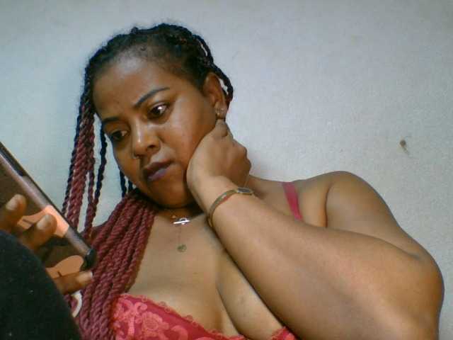 Barbie12 live cam on BongaCams