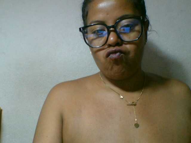 Barbie12 live cam on BongaCams