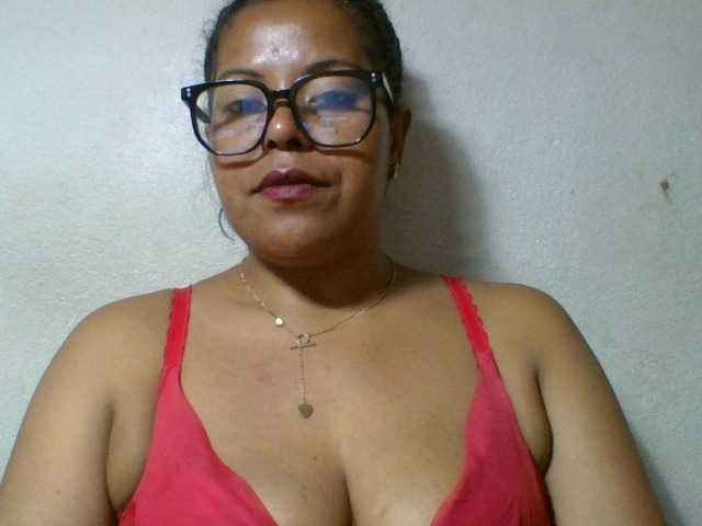 Barbie12 live cam on BongaCams