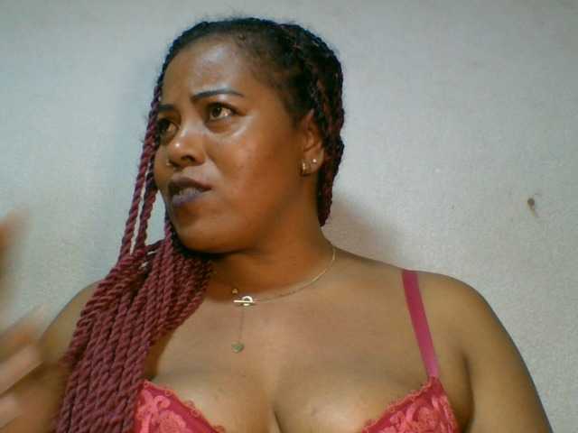 Barbie12 live cam on BongaCams