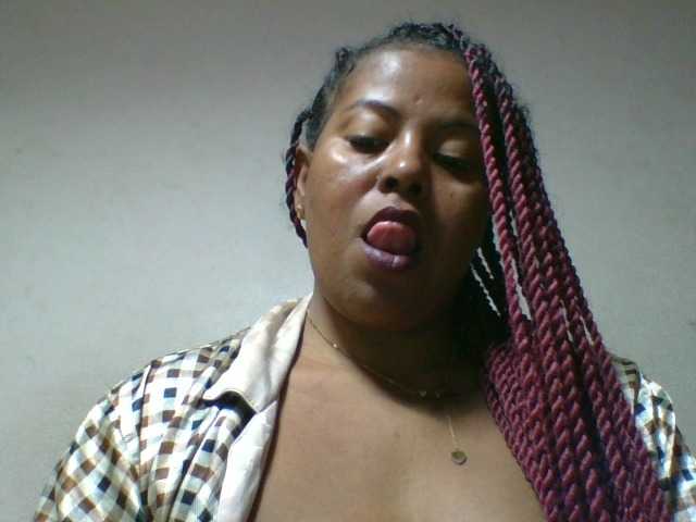 Barbie12 live cam on BongaCams