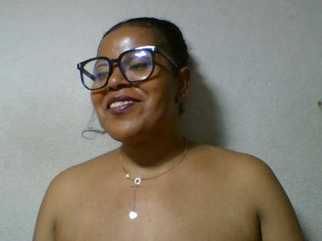 Barbie12 live cam on BongaCams