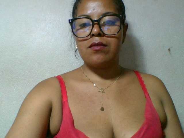 Barbie12 live cam on BongaCams