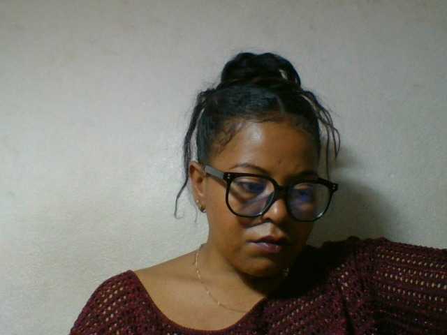 Barbie12 live cam on BongaCams