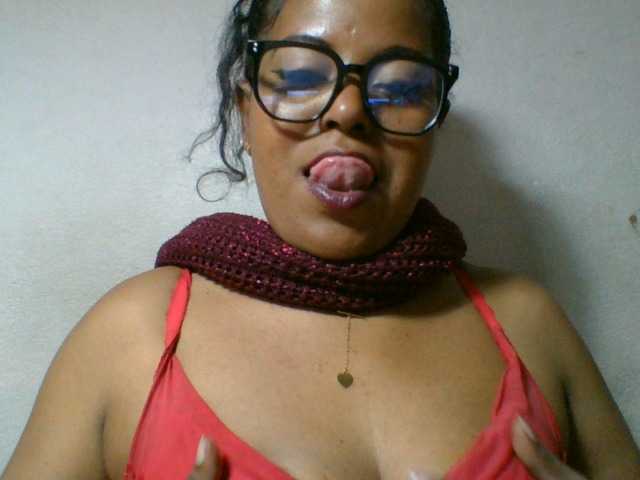 Barbie12 live cam on BongaCams