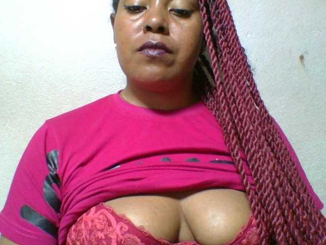 Barbie12 live cam on BongaCams