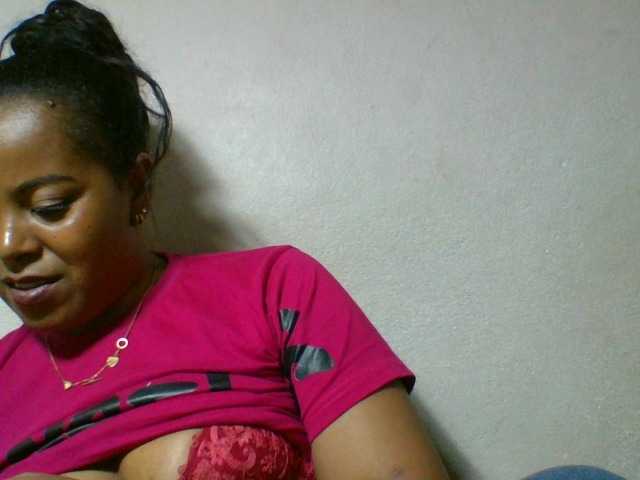 Barbie12 live cam on BongaCams