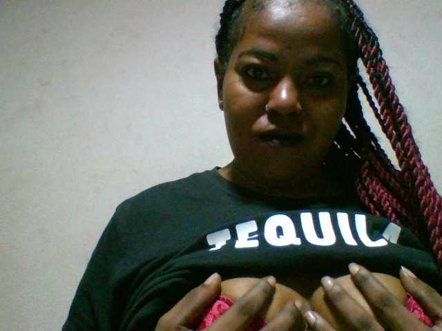 Barbie12 live cam on BongaCams