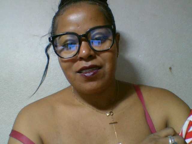 Barbie12 live cam on BongaCams