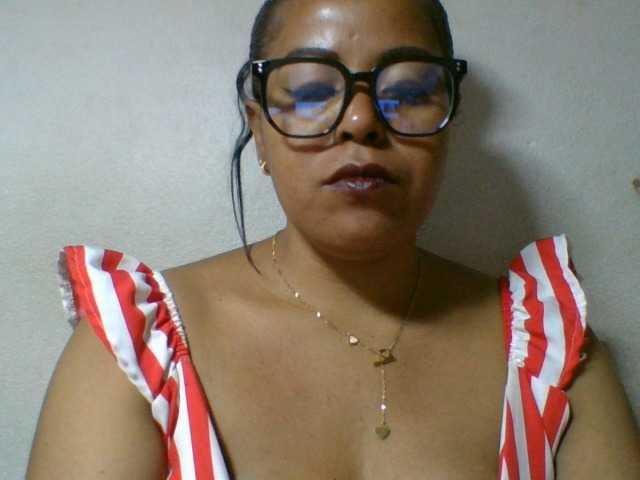 Barbie12 live cam on BongaCams