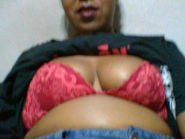 Barbie12 live cam on BongaCams