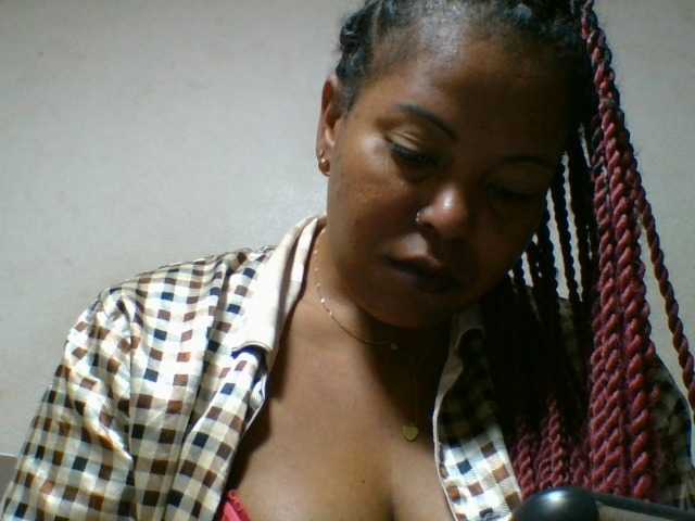 Barbie12 live cam on BongaCams