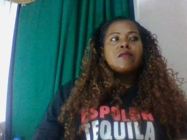 Barbie12 live cam on BongaCams