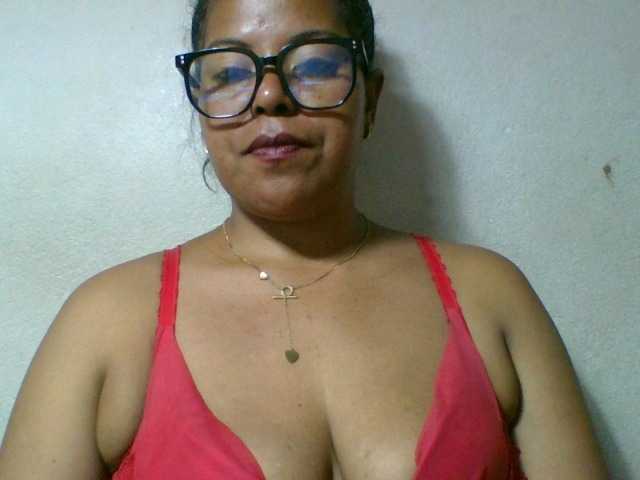 Barbie12 live cam on BongaCams