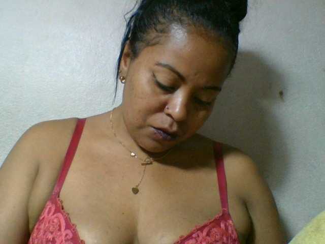 Barbie12 live cam on BongaCams