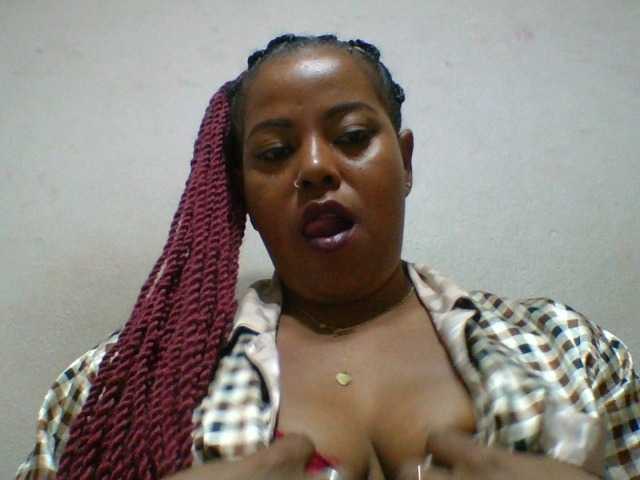 Barbie12 live cam on BongaCams
